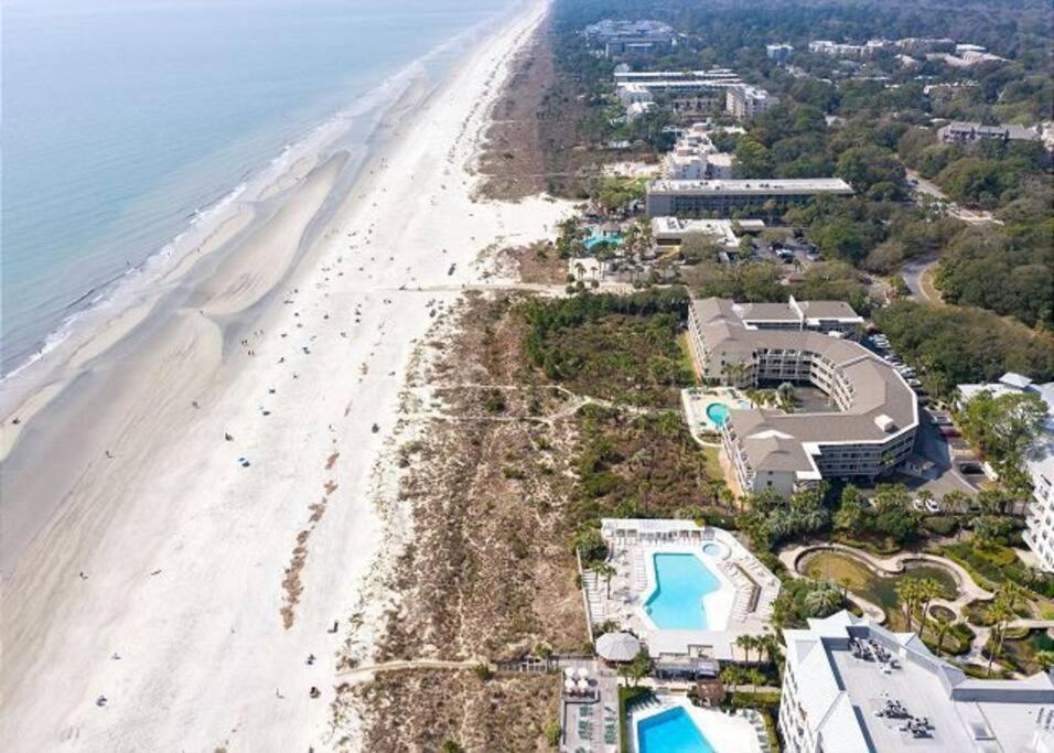 The Breakers #220 Beach Condo, Beautiful Ocean View At Coligny Beach, 4 N Forest Beach Drive Hilton Head, Walk To All Shops Restaurants, Renovated Jan 2024, Vacation Rental Hhi Llc Хилтон-Хед-Айленд Экстерьер фото