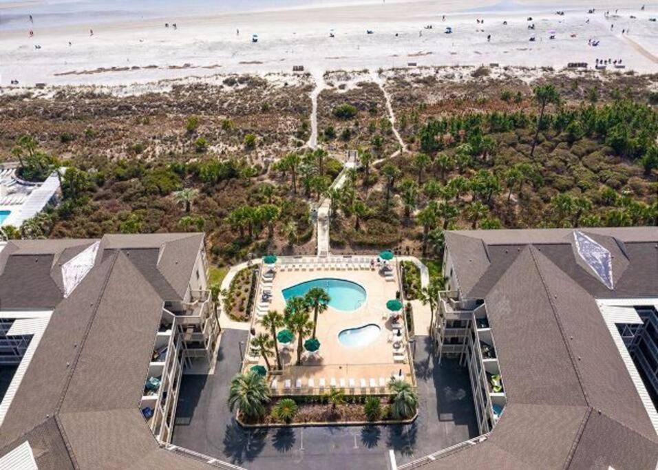 The Breakers #220 Beach Condo, Beautiful Ocean View At Coligny Beach, 4 N Forest Beach Drive Hilton Head, Walk To All Shops Restaurants, Renovated Jan 2024, Vacation Rental Hhi Llc Хилтон-Хед-Айленд Экстерьер фото