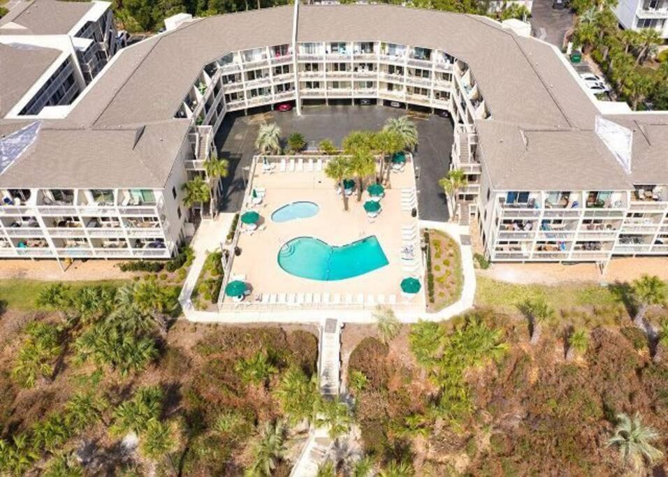 The Breakers #220 Beach Condo, Beautiful Ocean View At Coligny Beach, 4 N Forest Beach Drive Hilton Head, Walk To All Shops Restaurants, Renovated Jan 2024, Vacation Rental Hhi Llc Хилтон-Хед-Айленд Экстерьер фото