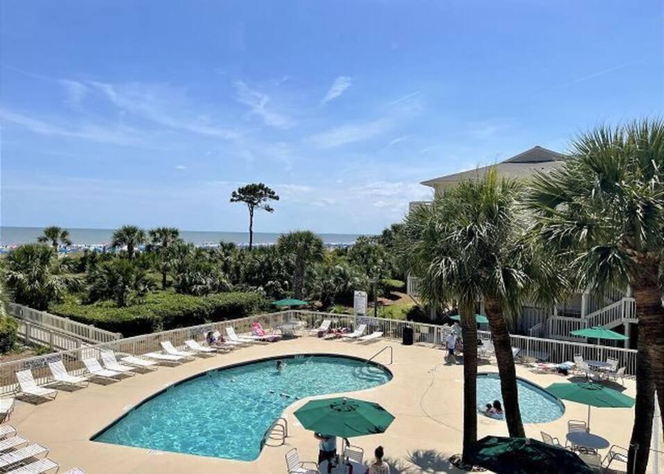 The Breakers #220 Beach Condo, Beautiful Ocean View At Coligny Beach, 4 N Forest Beach Drive Hilton Head, Walk To All Shops Restaurants, Renovated Jan 2024, Vacation Rental Hhi Llc Хилтон-Хед-Айленд Экстерьер фото