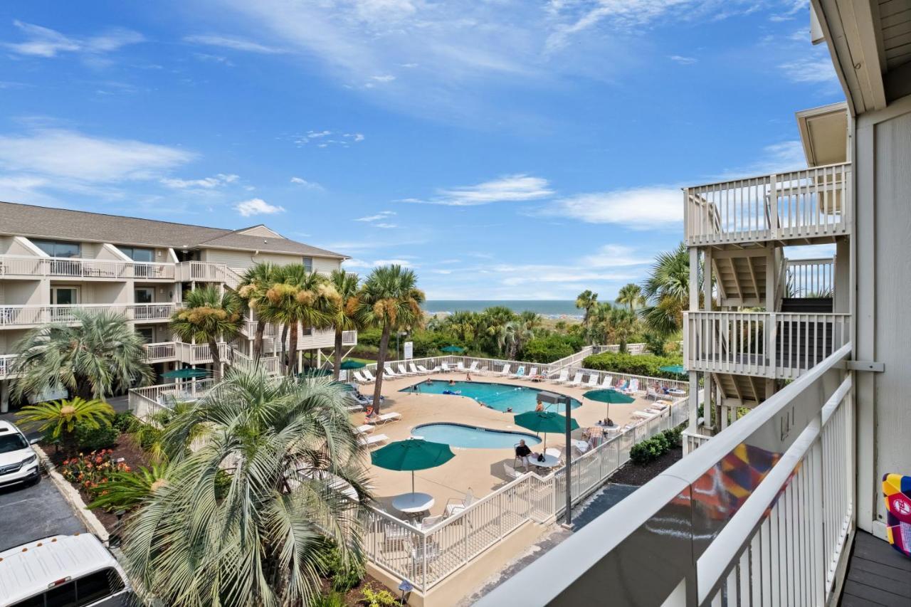 The Breakers #220 Beach Condo, Beautiful Ocean View At Coligny Beach, 4 N Forest Beach Drive Hilton Head, Walk To All Shops Restaurants, Renovated Jan 2024, Vacation Rental Hhi Llc Хилтон-Хед-Айленд Экстерьер фото