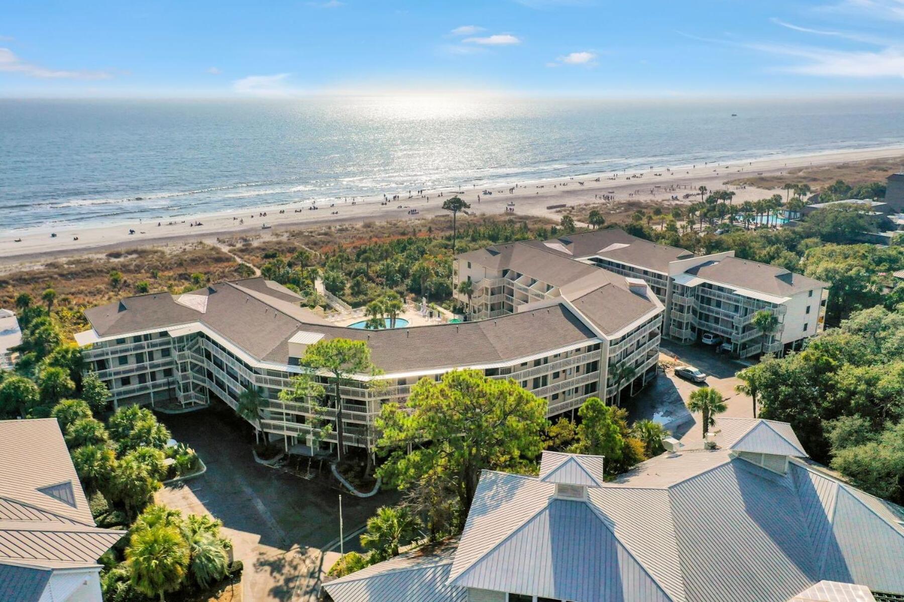 The Breakers #220 Beach Condo, Beautiful Ocean View At Coligny Beach, 4 N Forest Beach Drive Hilton Head, Walk To All Shops Restaurants, Renovated Jan 2024, Vacation Rental Hhi Llc Хилтон-Хед-Айленд Экстерьер фото