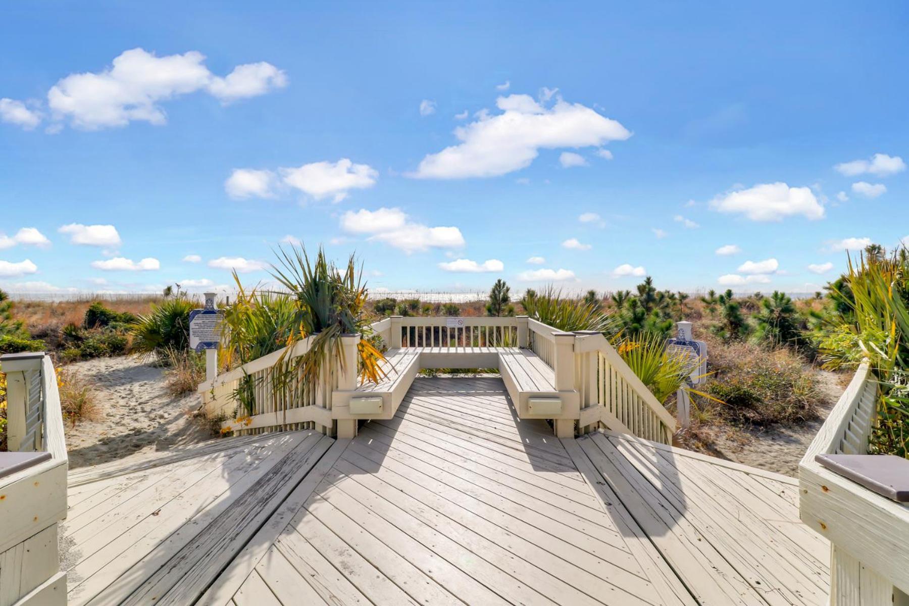 The Breakers #220 Beach Condo, Beautiful Ocean View At Coligny Beach, 4 N Forest Beach Drive Hilton Head, Walk To All Shops Restaurants, Renovated Jan 2024, Vacation Rental Hhi Llc Хилтон-Хед-Айленд Экстерьер фото