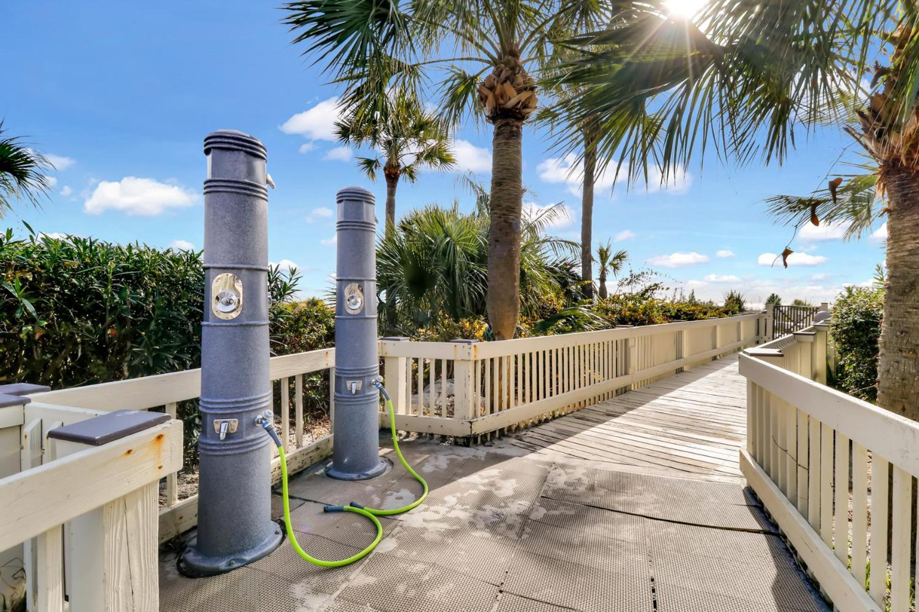 The Breakers #220 Beach Condo, Beautiful Ocean View At Coligny Beach, 4 N Forest Beach Drive Hilton Head, Walk To All Shops Restaurants, Renovated Jan 2024, Vacation Rental Hhi Llc Хилтон-Хед-Айленд Экстерьер фото