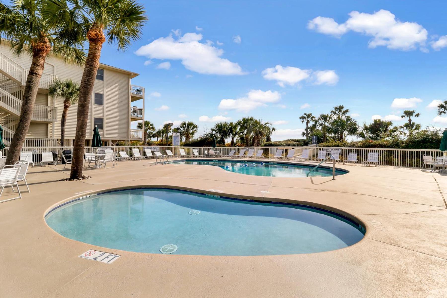 The Breakers #220 Beach Condo, Beautiful Ocean View At Coligny Beach, 4 N Forest Beach Drive Hilton Head, Walk To All Shops Restaurants, Renovated Jan 2024, Vacation Rental Hhi Llc Хилтон-Хед-Айленд Экстерьер фото