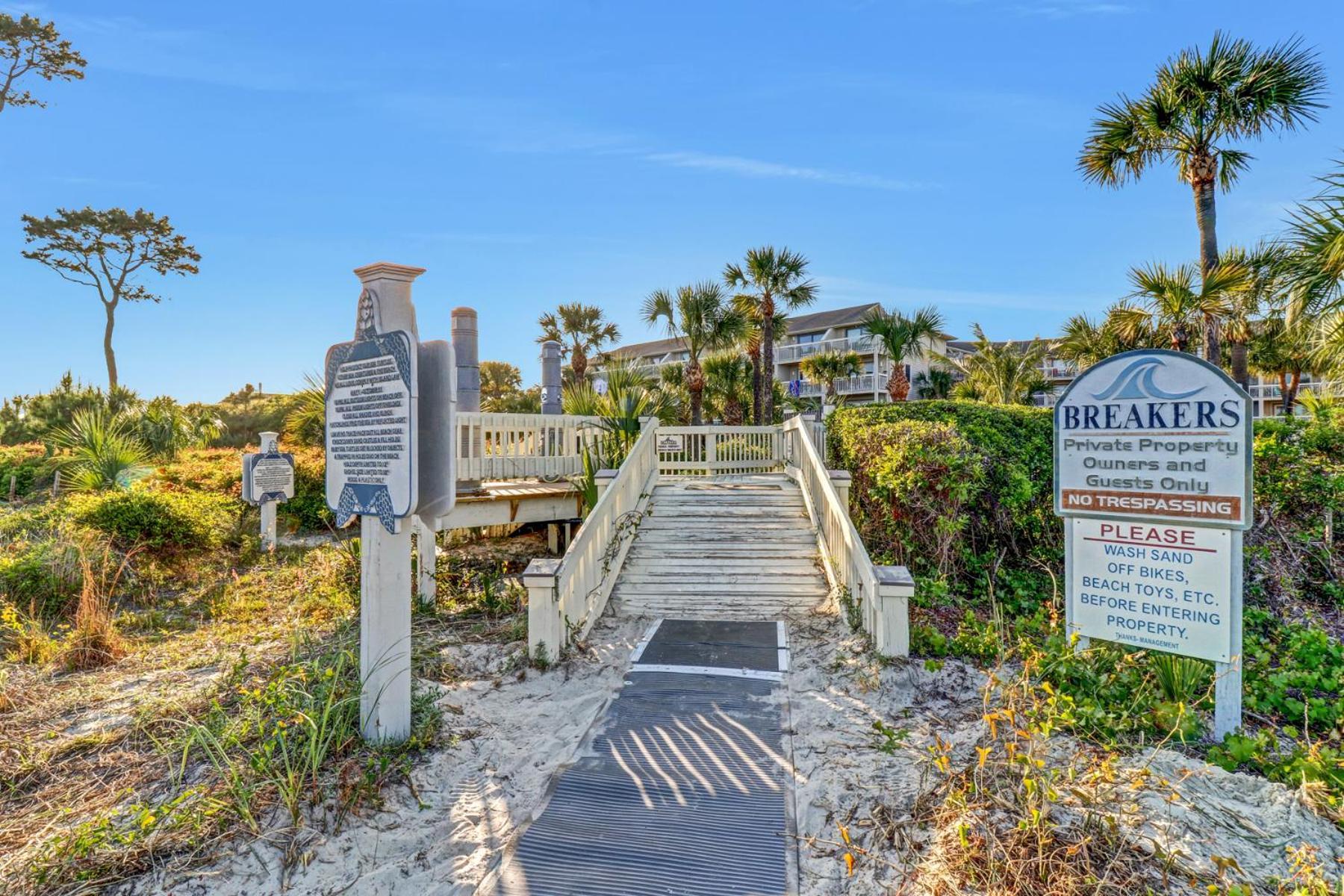 The Breakers #220 Beach Condo, Beautiful Ocean View At Coligny Beach, 4 N Forest Beach Drive Hilton Head, Walk To All Shops Restaurants, Renovated Jan 2024, Vacation Rental Hhi Llc Хилтон-Хед-Айленд Экстерьер фото